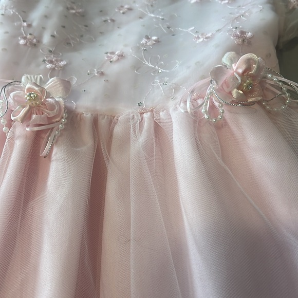 Beautiful girls dress in a size 12..... - Picture 8 of 13